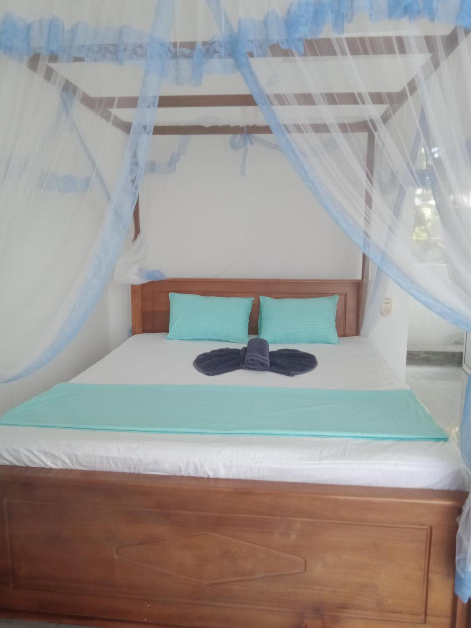Moon Light Guest Bed & Breakfast Mirissa Room photo