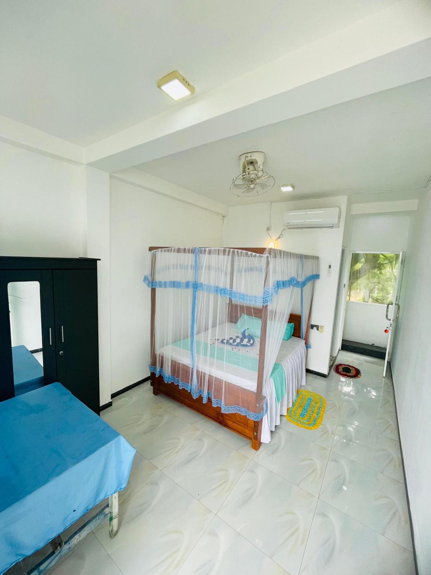 Moon Light Guest Bed & Breakfast Mirissa Exterior photo